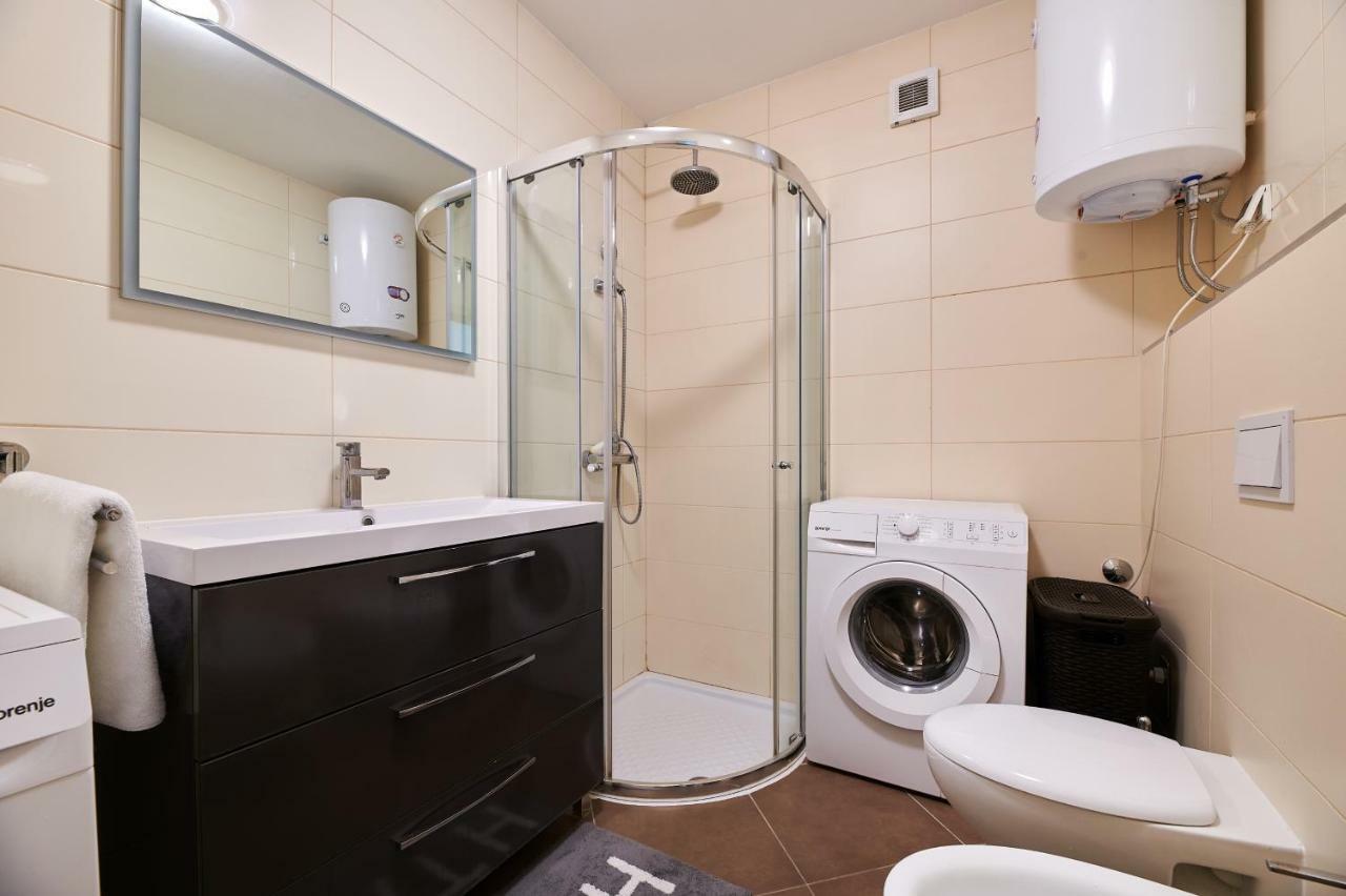 Apartman Leon Umag Bagian luar foto