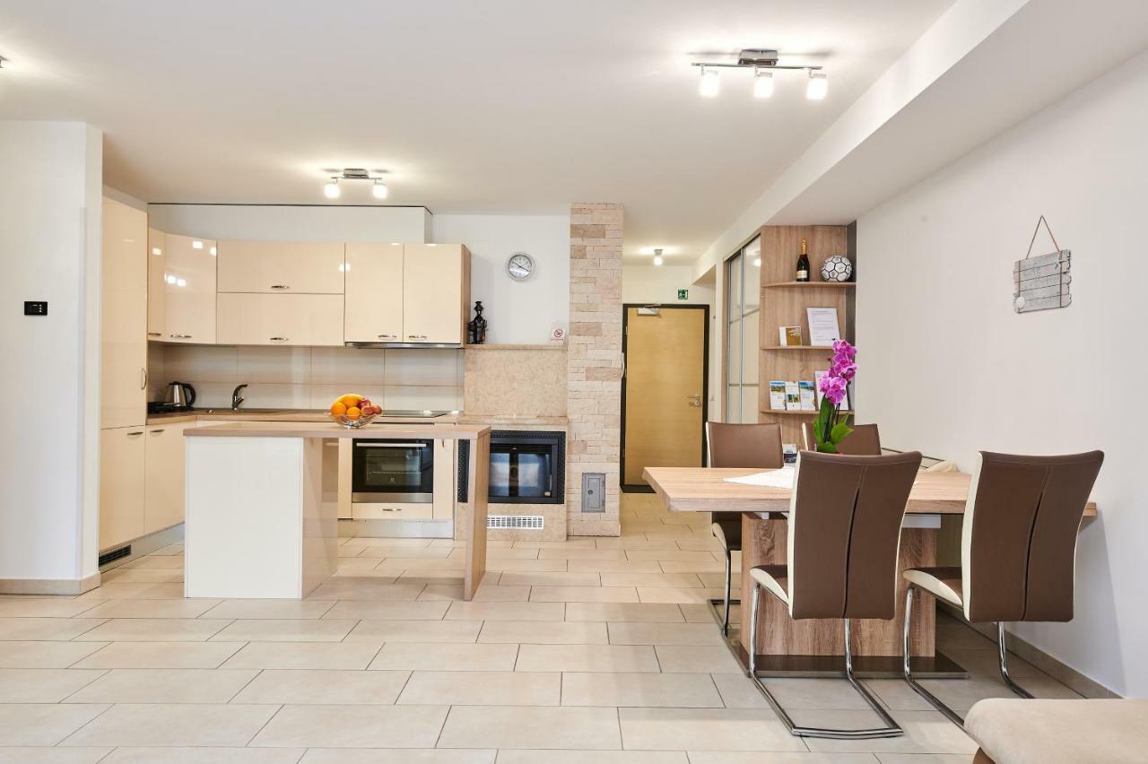 Apartman Leon Umag Bagian luar foto