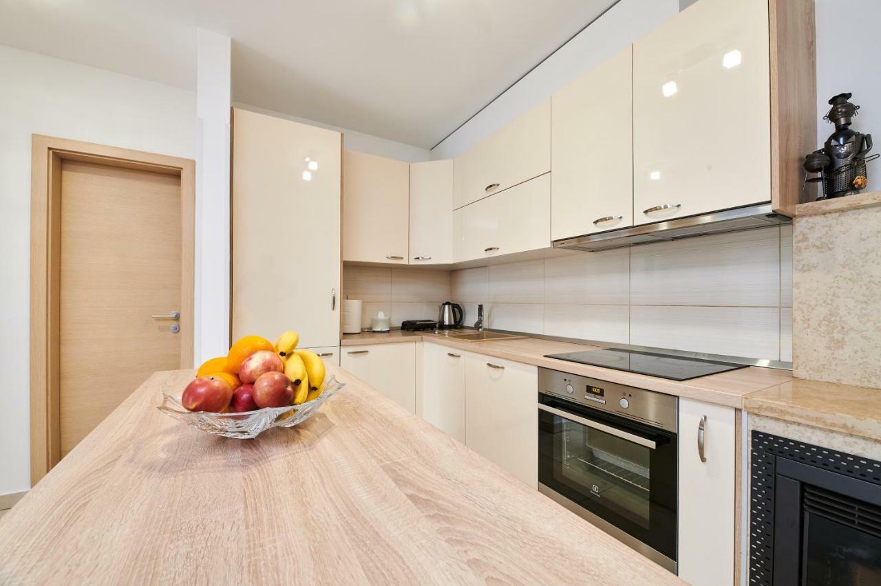 Apartman Leon Umag Bagian luar foto