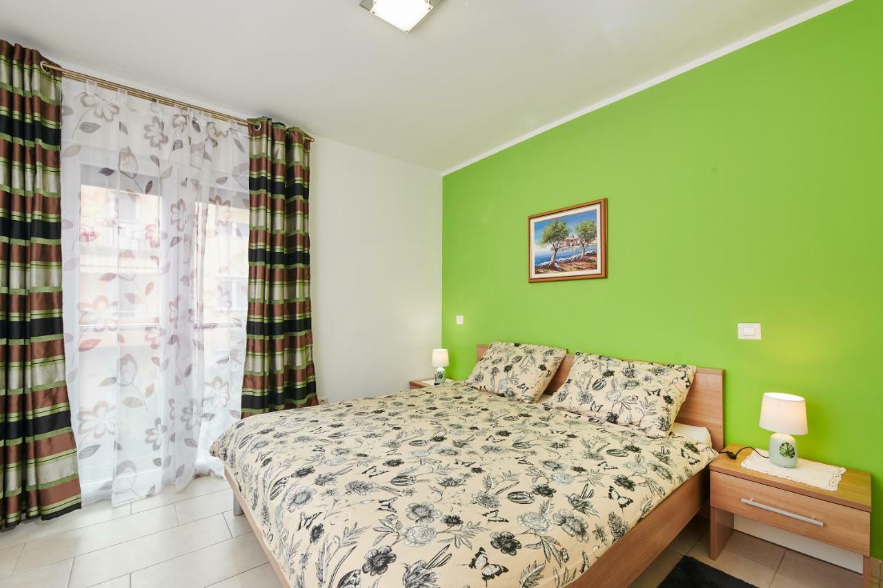 Apartman Leon Umag Bagian luar foto